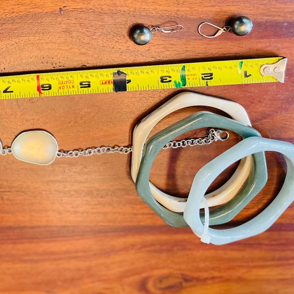 5 ITEMS Moon glow necklace, 3 70s style bangles,1 925 signed faux pearl earrings